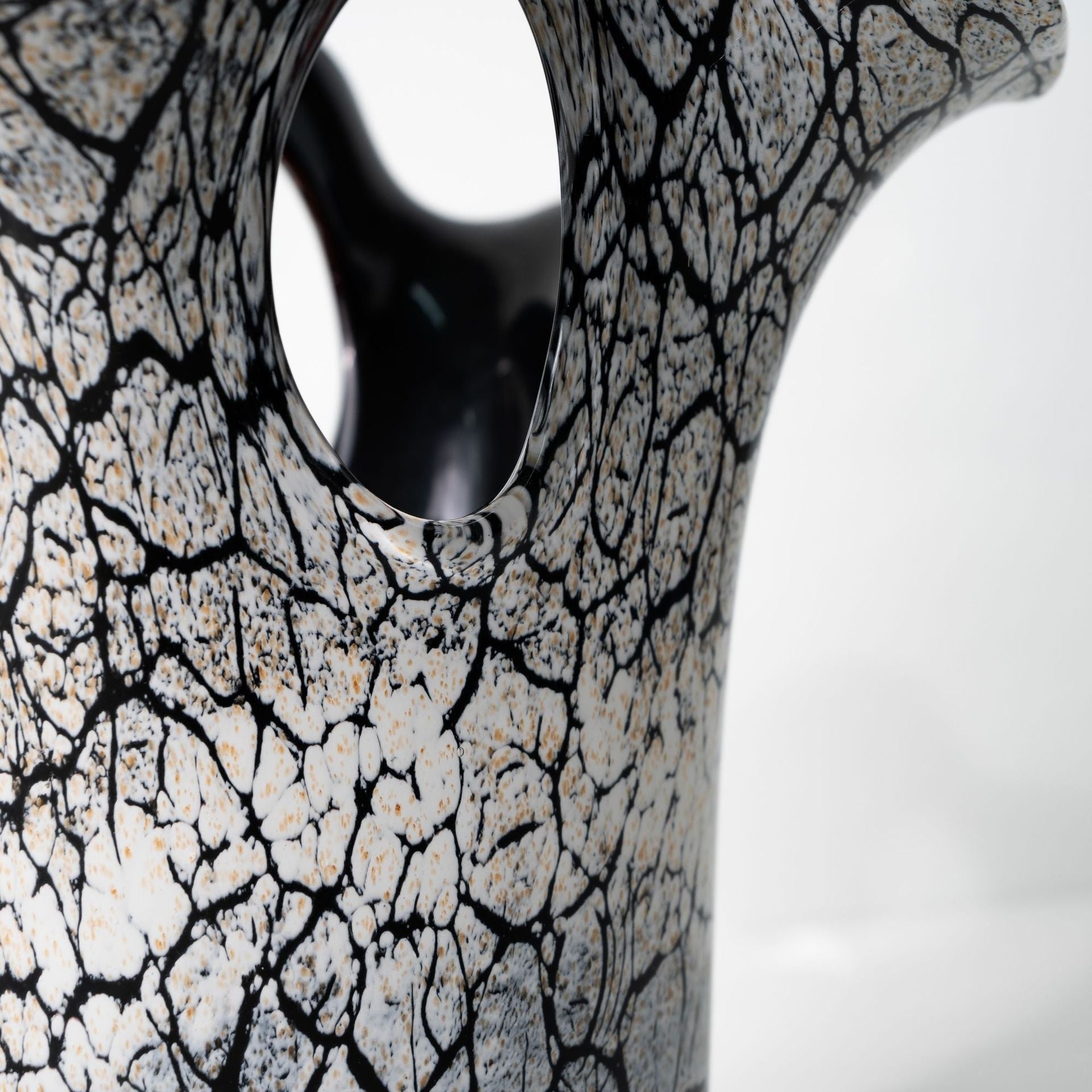 Craquelé – Medium/Large Modern Hollow Glass Vase Close Shot